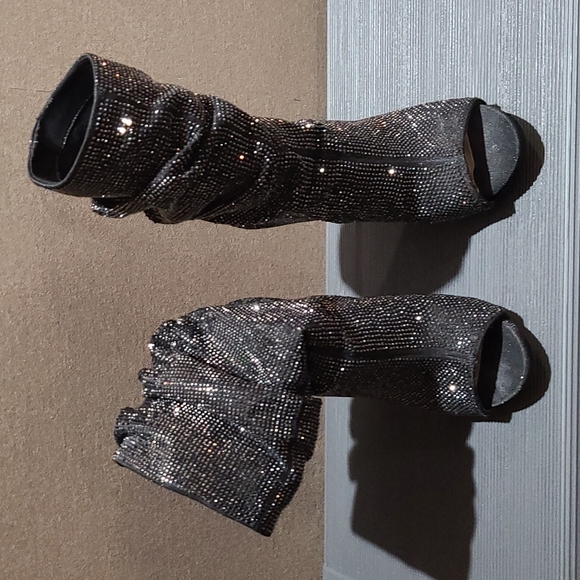 Jessica Simpson Shoes - Jessica Simpson Rignstone Heels 8M